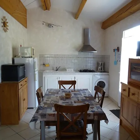 Holiday home Des Amandiers